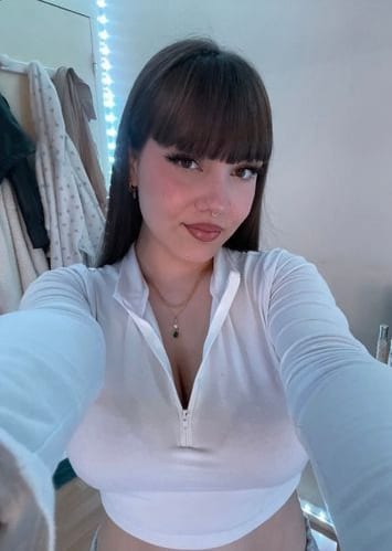 Chloé OnlyFans mladé 4